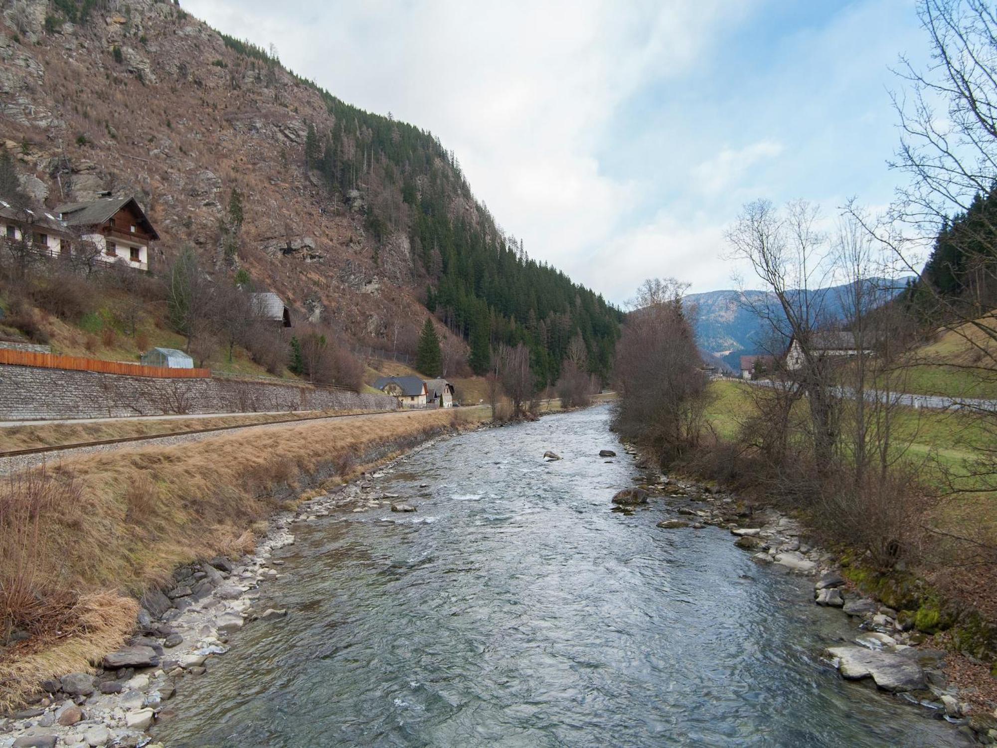 Quaint Chalet in Stadl an der Mur with Private Terrace Exterior foto
